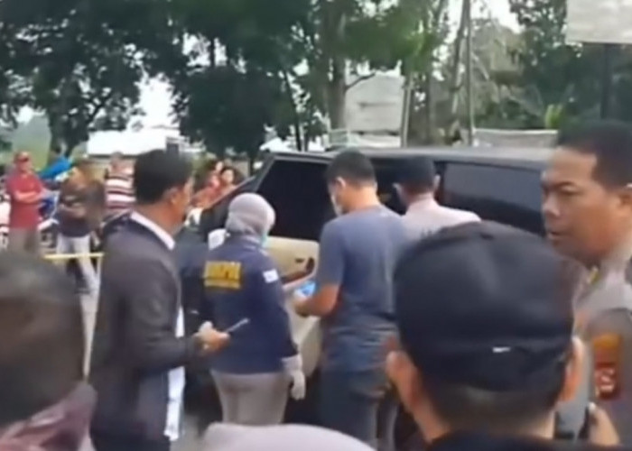 Pria dan Wanita Ditemukan Tewas Dalam Mobil Innova, Warga Seputar Terminal Kayuagung Heboh
