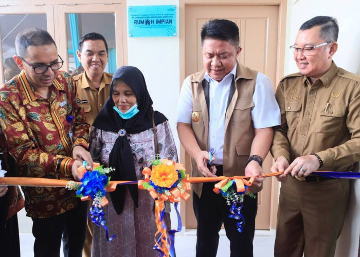 Gubernur Herman Deru Apresiasi Program Bedah Rumah Angkasa Pura untuk Warga Palembang