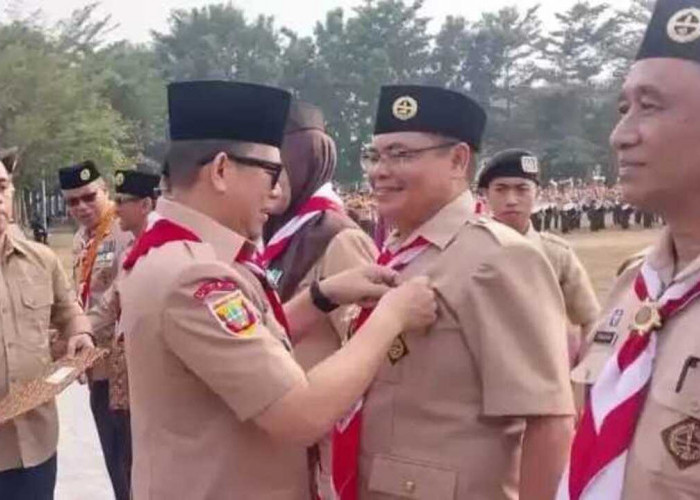 Puluhan Pengurus Kwarcab OKU Terima Tanda Penghargaan Pramuka