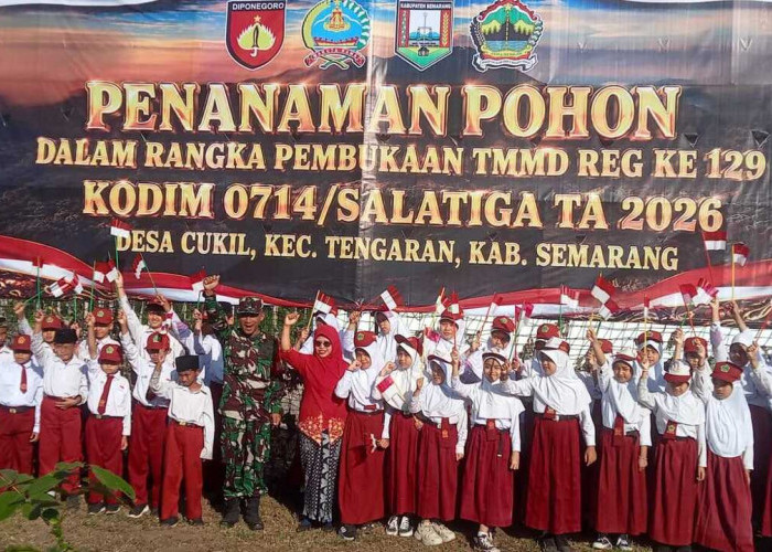 Antusias Siswa - Siswi Sekolah Dasar Desa Cukil Pada Acara Pembukaan TMMD Reg Ke 129 Th 2026