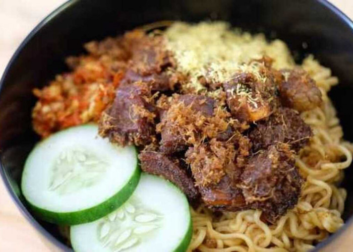 Mie Babat Spesial : Sensasi Pedas dan Gurih yang Memikat Selera