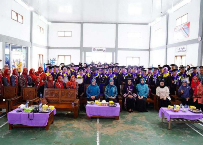 115 Lansia di Desa Pangkul Prabumulih Resmi Diwisuda, H Arlan Dukung Pengembangan Sekolah Lansia