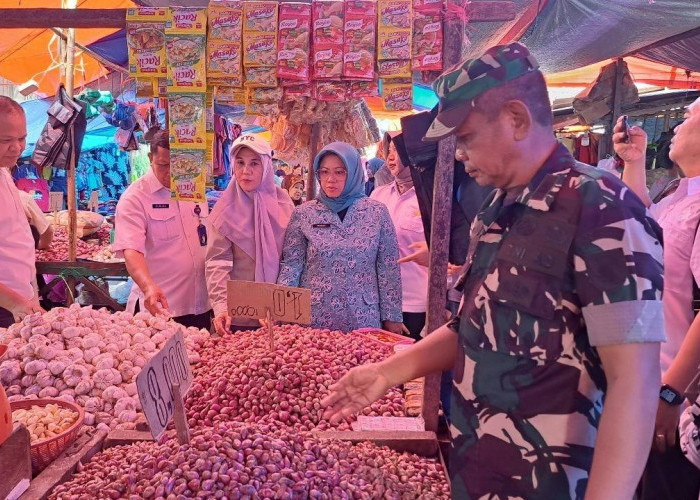 Jelang Idul Adha 1446 H DKP Prabumulih Lakukan Sidak Pasar, Harga Cabai Merah Turun Drastis 