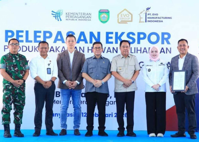 Mendag RI dan Wagub Sumsel Lepas Ekspor Perdana Pakan Hewan ke Filipina dari Banyuasin