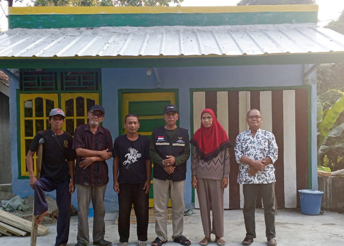 Baznas OKU Serahkan Kunci Program Bedah Rumah Gratis