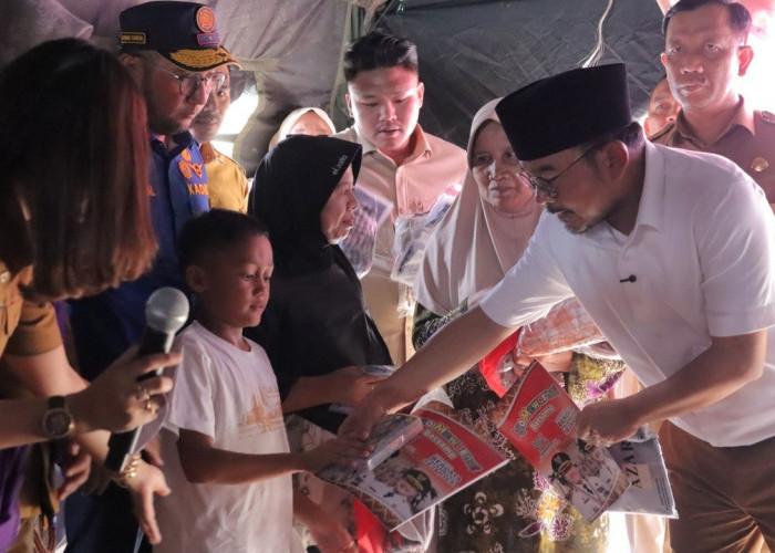 Wawako Palembang Prima Salam Tinjau Lokasi Kebakaran 1 Ilir, Serahkan Bantuan 