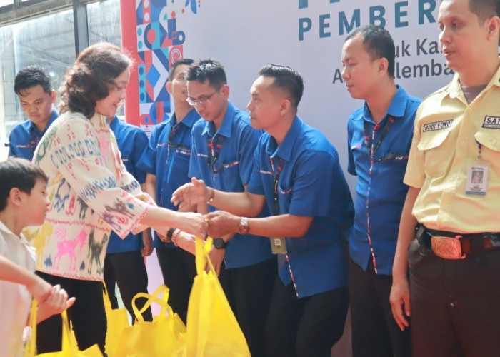 Gunawati Kokoh Thamrin Memberikan Paket Sembako untuk Karyawan di Momen HUT Thamrin Group ke - 57