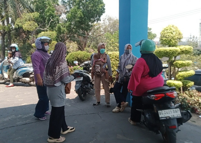 Warga Keluhkan Hampir Dua Pekan Air Tak Mengalir