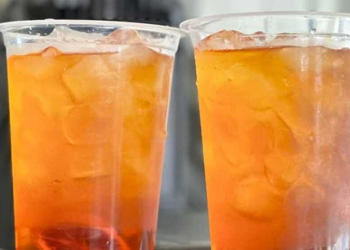 Es Lemon Teh: Minuman Segar dengan Kombinasi Aroma Teh dan Keharuman Lemon