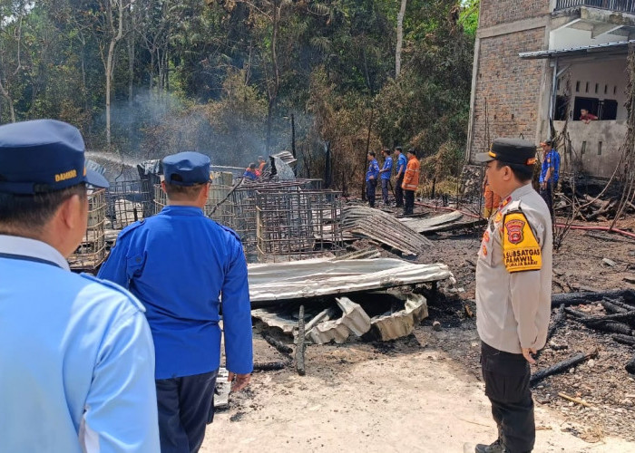 Polisi Selidiki Penyebab Kebakaran Gudang Diduga Menyimpan BBM Ilegal