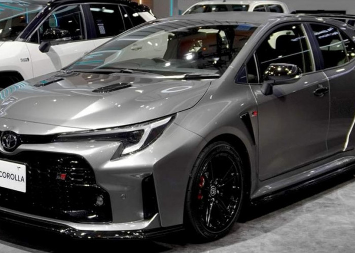 Duel Sengit: Toyota GR Corolla vs Honda Civic Type R, Mana yang Lebih Unggul?