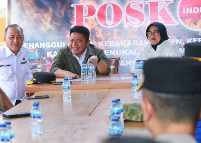 Gerak Cepat di PALI, Herman Deru Kerahkan Water Bombing dan Tebalkan Pasukan Darat Atasi Asap