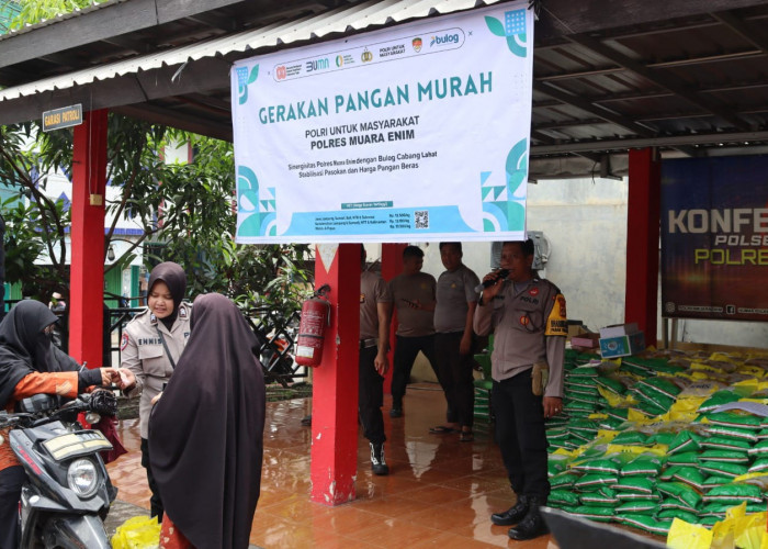 8 Ton Beras Ludes Diserbu Warga