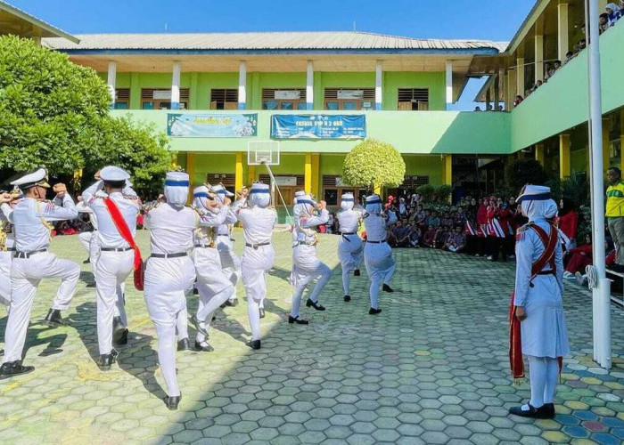 Tak Mau Siswa Kecanduan Gawai, MPLS SMPN 2 OKU Dimeriahkan Parade Ekstrakurikuler