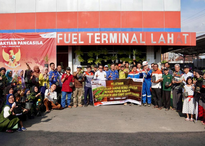Pertamina Patra Niaga Regional Sumbagsel Latih Masyarakat di Lahat Kelola Sampah jadi Modal Urban Farming