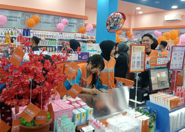 Dan+Dan Hadir di Palembang, Tawarkan Layanan MUA dan Produk Kosmetik Original
