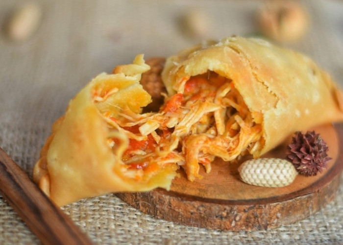 Pastel Ayam Suwir, Camilan Gurih yang Semakin Diminati Masyarakat