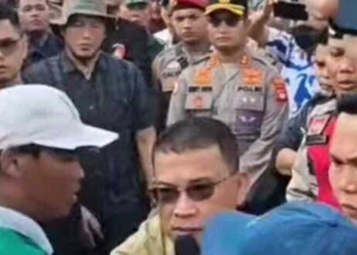 Terpancing Emosi! Bupati Muratara Nyaris Mencekik Pendemo Saat 