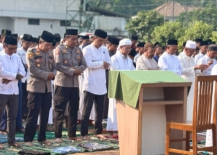 Ratusan Jemaah di Lubuk Raja Gelar Shalat Istisqa, Memohon Hujan di Tengah Kemarau Panjang