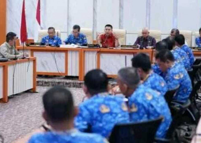 Bupati Panca Pimpin Rapat Persiapan Pembentukan Koperasi Merah Putih dan Rapat Tim TAPD