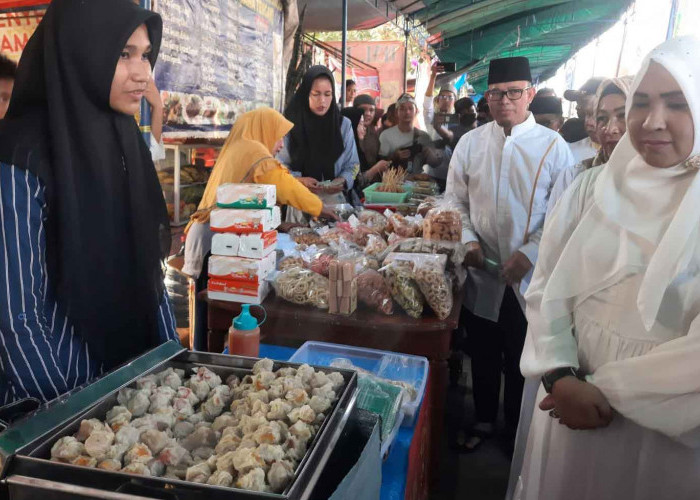 Bupati OKU Buka Pasar Bedug di Taman Kota Baturaja