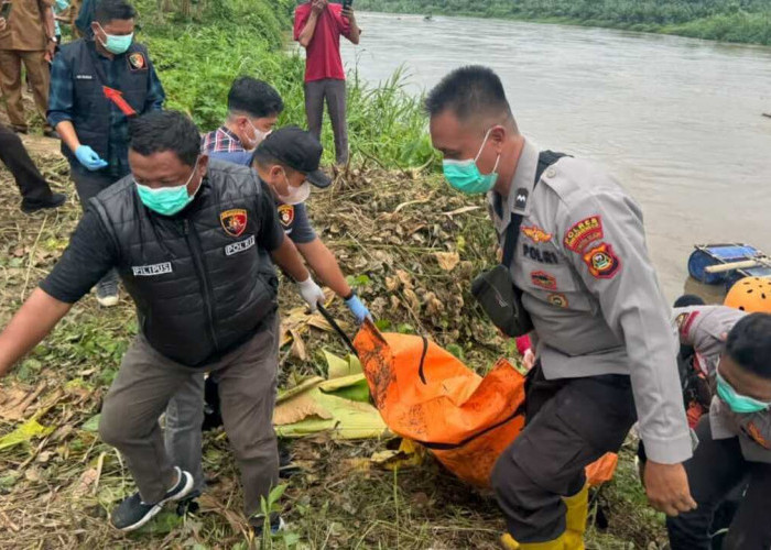 Mayat Laki-laki Ditemukan di Aliran Sungai Komering OKI, Ternyata Warga 5 Ulu Palembang