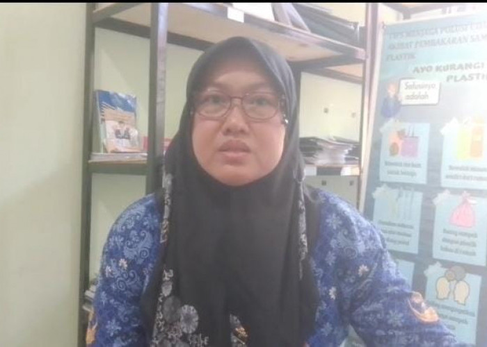 DLH Ogan Ilir Ambil Sampel Air di Desa Sarang Elang, Dugaan Pencemaran Masih Diteliti