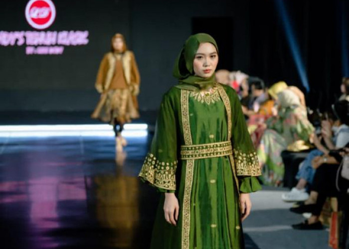 Lina Dedy Desainer Lady's Tenun Klasik Prakarsai Maha Karya Jumputan Songket