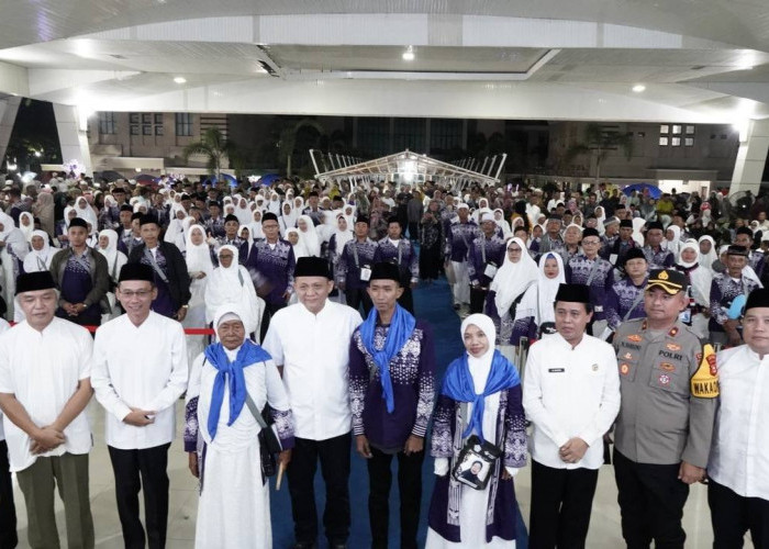 Berangkatkan Kloter 5, Total 919 JCH OKU Timur Tahun 2025