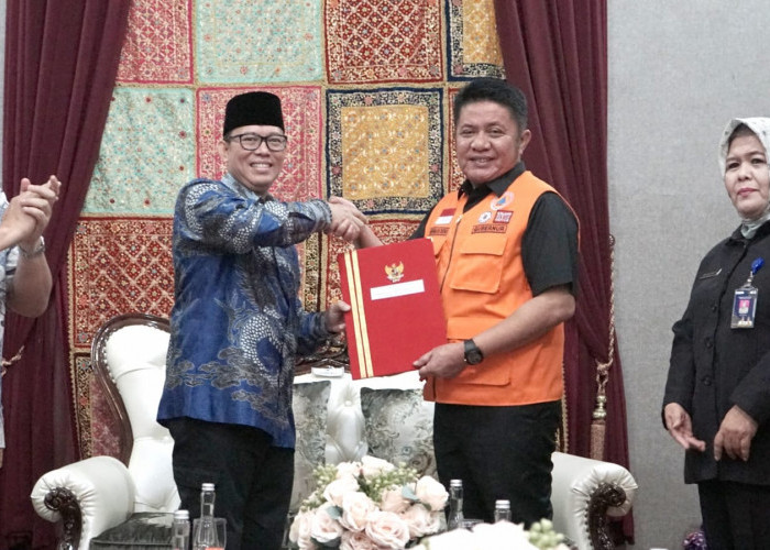 Teddy Kembali Terima SK Perpanjangan Jabatan Pj Bupati OKU dari Gubernur Sumsel