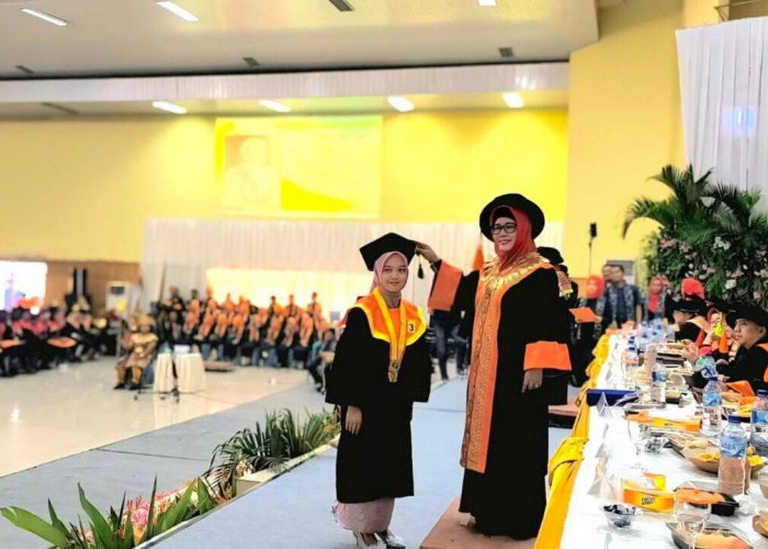 396 Lulusan Unbara Diwisuda, 12 Orang Raih Predikat Terbaik