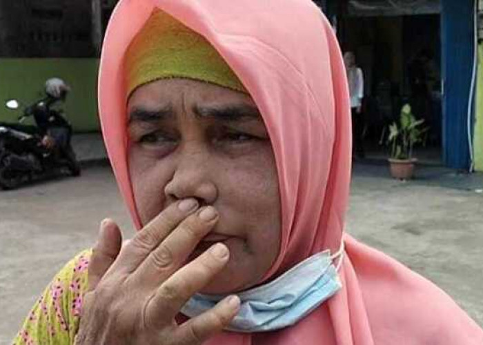 Saat Duduk di Warung Wanita di Palembang Disiram Air Keras, Tubuhnya Terbakar