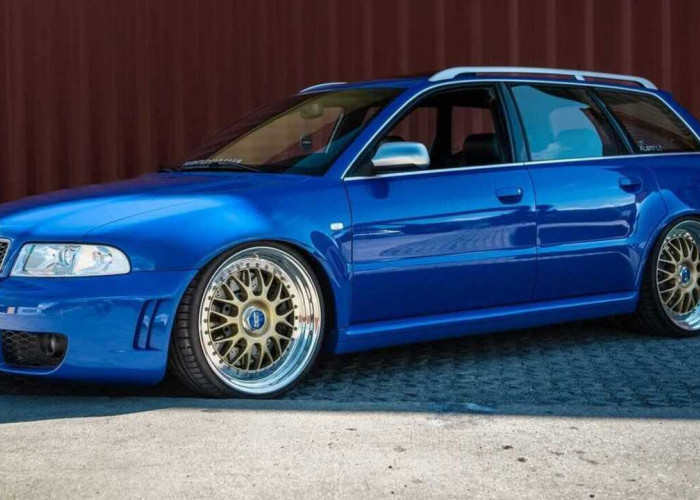 2001 Audi RS4 Avant: Kombinasi Brutal Antara Kepraktisan dan Performa Tinggi.