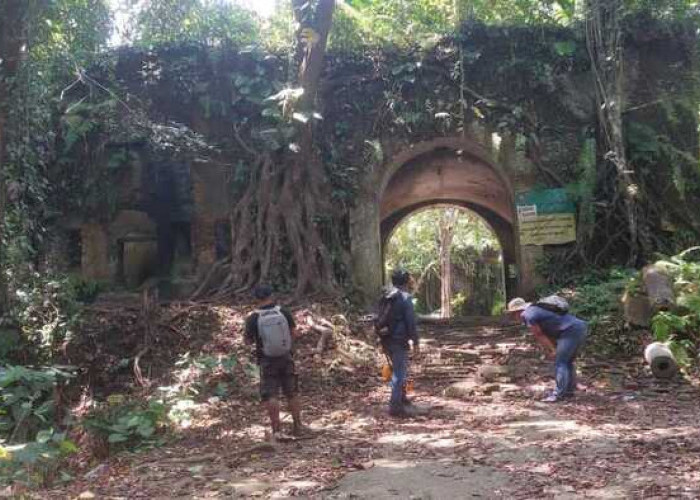 Bangunan Kolonial di Indonesia : Benteng Karang Bolong Penjaga Pertahanan Maritim