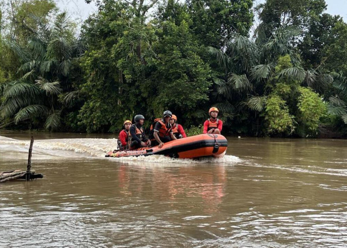 Pencarian Riski Terus Berlanjut, Tim SAR Perluas Radius Hingga 30 km