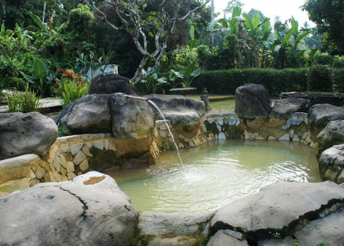 Pemandian Air Panas Penatahan Kaja di Bali Menjadi Destinasi Wisata Pilihan Wisatawan Lokal dan Mancanegara