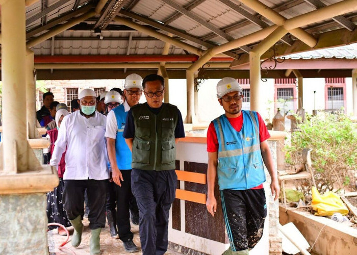 Direksi dan Relawan PLN Turun Langsung Pastikan Percepatan Pemulihan Fasilitas Umum di Aceh