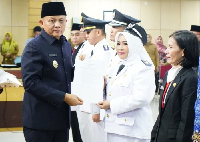 61 Pejabat di Lingkungan Pemkab OKU Timur Dilantik, 10 Diantaranya Eselon II  ‎