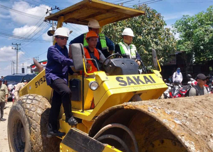 Ground Breaking Jalan Cor Beton Batukuning, Bupati OKU Sampaikan Ucapan Terimakasih Kepada Gubernur Sumsel