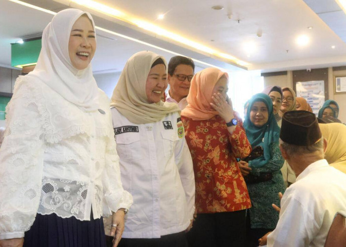 Ketua TP PKK Feby Deru Tinjau Layanan Kesehatan Gratis Meriahkan HUT Ke-79 Pemprov Sumsel 