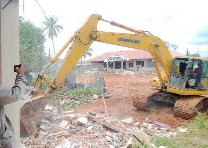 Belum Ada Kesepakatan, PT KAI Gusur Bangunan Warga