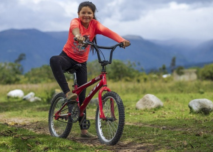Manfaat Main Sepeda bagi Anak-Anak dan Kapan Waktu yang Tepat untuk Mengajarkannya