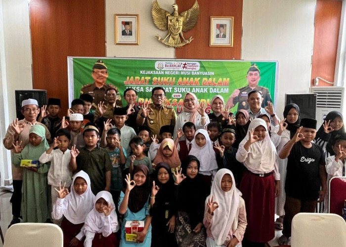Kejaksaan Negeri Musi Banyuasin Laksanakan Giat “Jaksa Sahabat Suku Anak Dalam” di Bayung Lencir