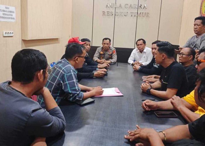 Datangi Mapolres OKUT, Gabungan Wartawan Sampaikan Solidaritas Terhadap Jurnalis Korban Pengeroyokan