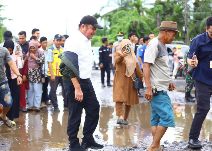 Tinjau Jalan Rusak di Babat Toman, Gubernur Sumsel Pastikan Anggaran Rp170 Miliar Siap Dikerahkan