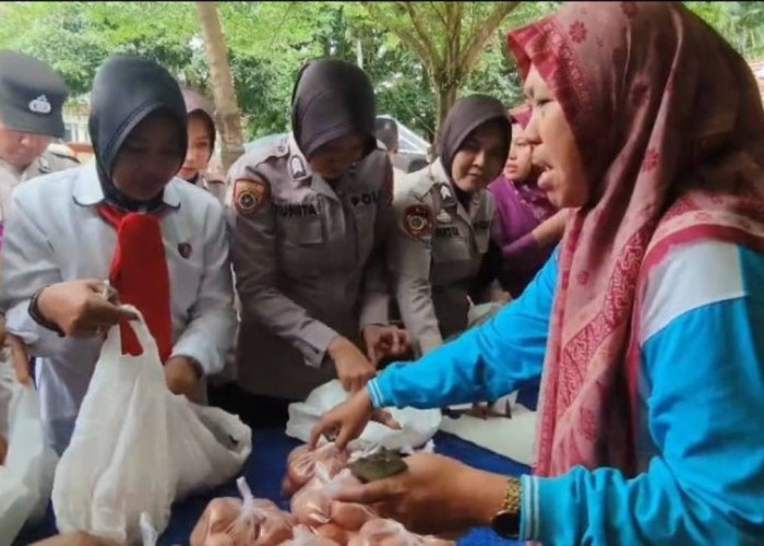 Polres Muara Enim Gelar Bazar Ramadan dan Bakti Sosial Serentak