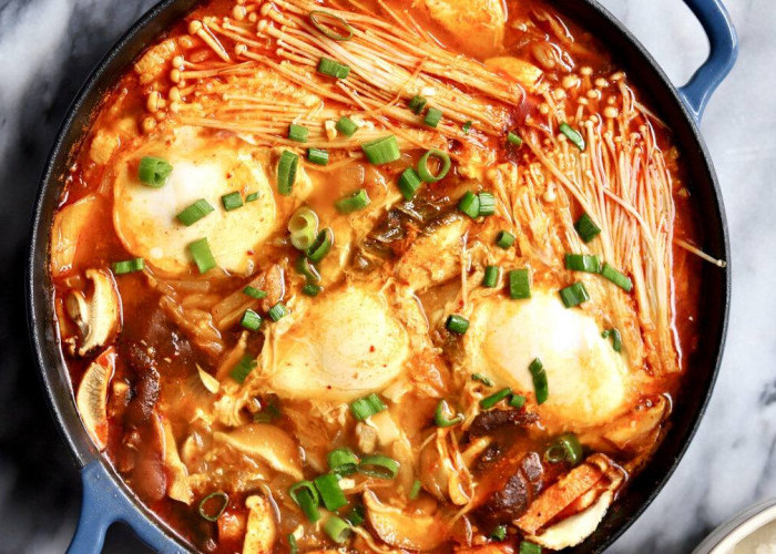 Sundubu Jjigae : Hidangan Korea Berkuah Pedas yang Menggugah Selera