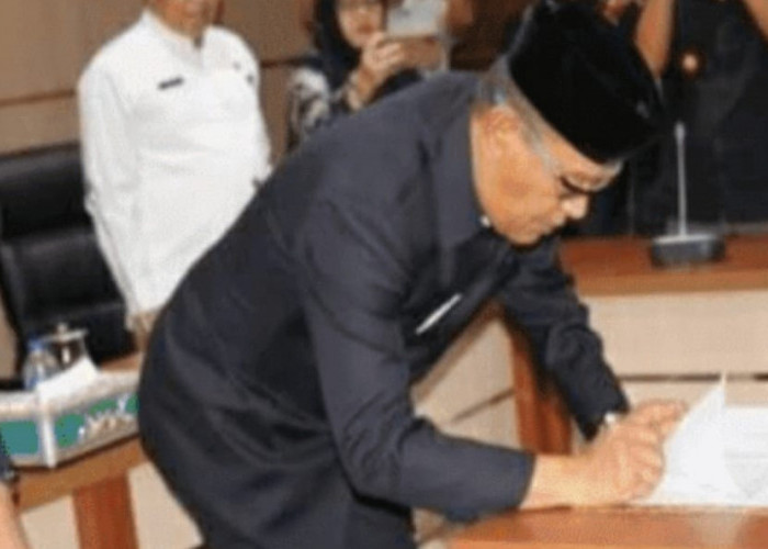 11 Pejabat Administrator dan Pengawas di Wilayah Kabupaten Lahat Dilantik