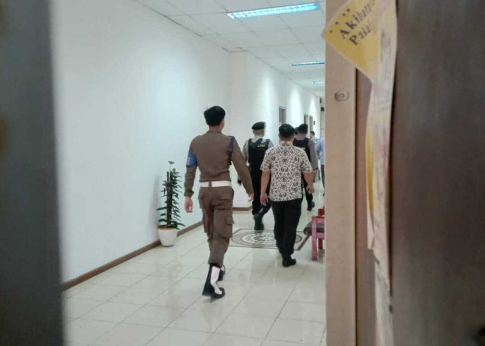 11 Jam Meraton Geledah 4 Lokasi KPK Bawa Koper dan Kardus Berisi Dokumen