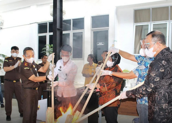 Cegah Penyelewengan: Kejari Lubuklinggau Musnahkan Barang Bukti dari 57 Perkara Inkrah, Didominasi Kasus Narko